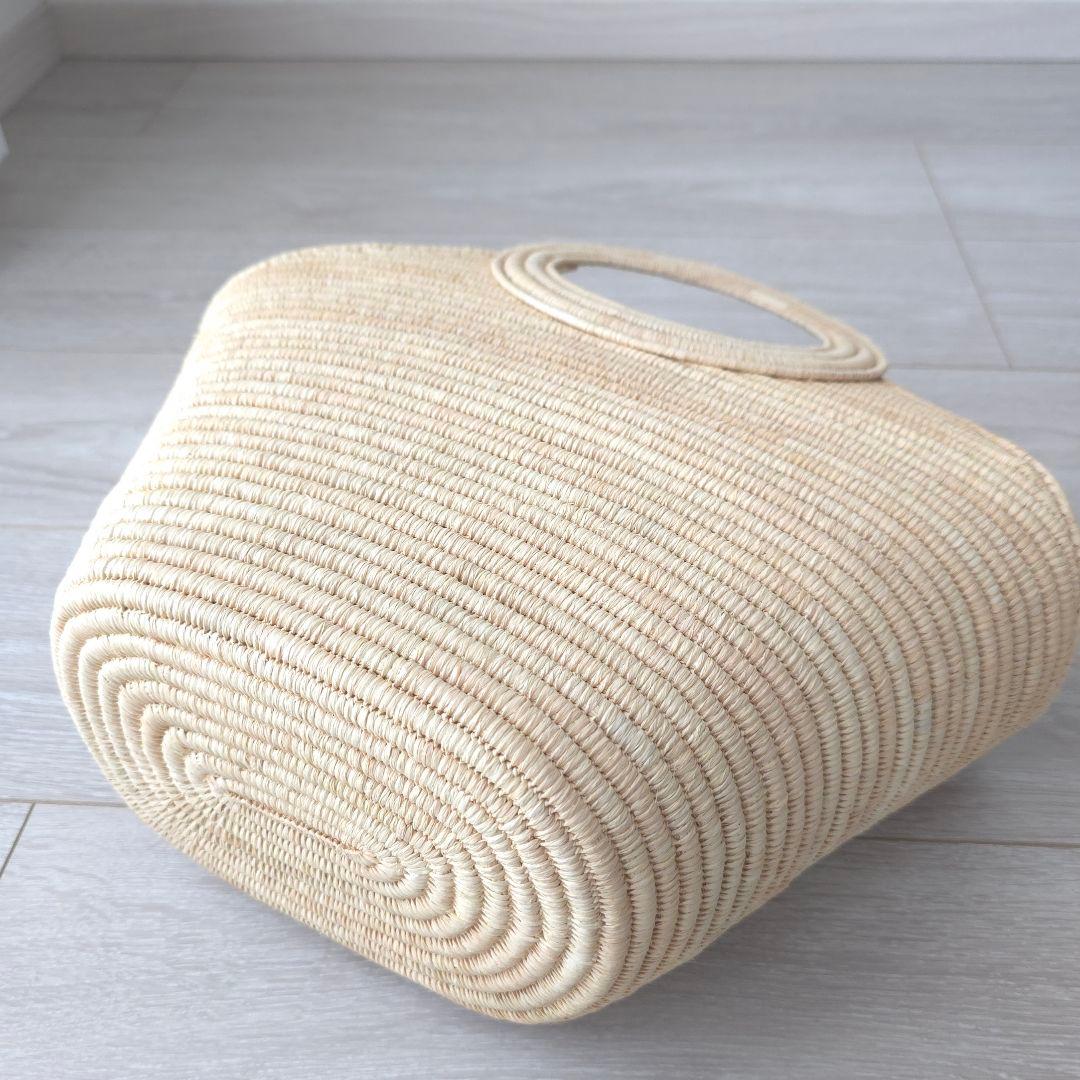 美品【セリーヌ】2025年春夏　ブレーテッド　パニエ 　ラフィア　かごバッグ