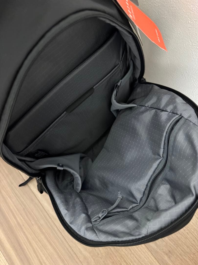 バッグ AbleCarry Thirteen Daybag