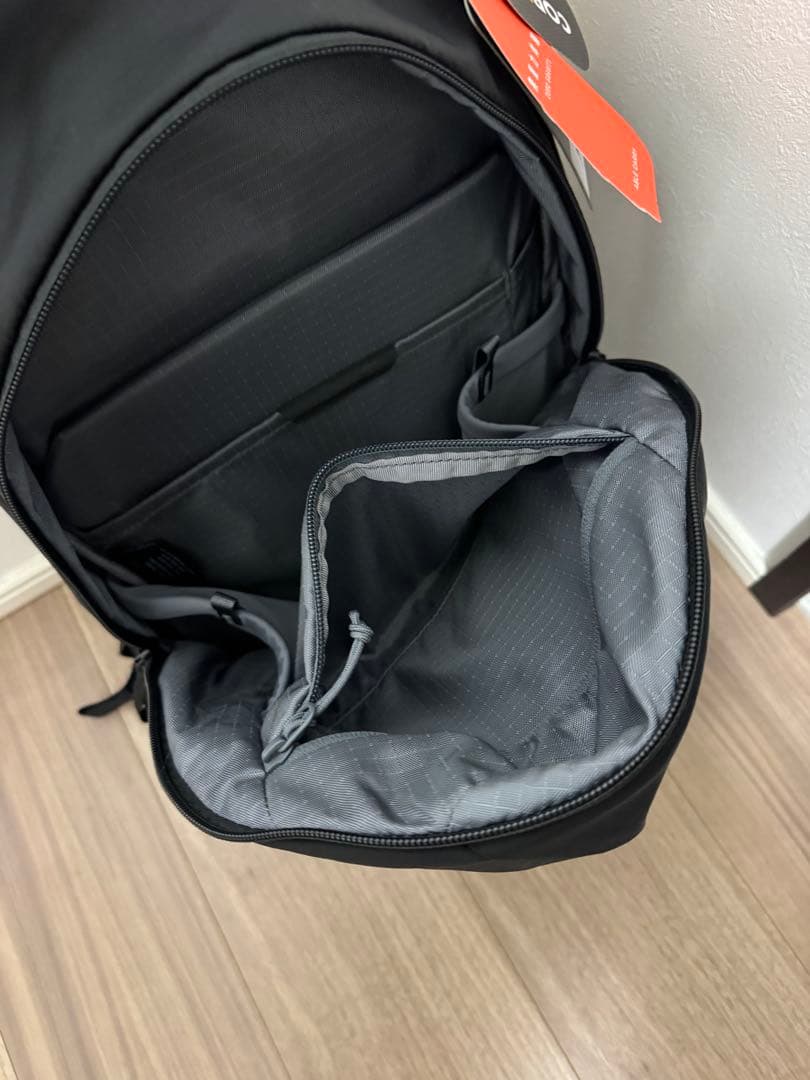 バッグ AbleCarry Thirteen Daybag