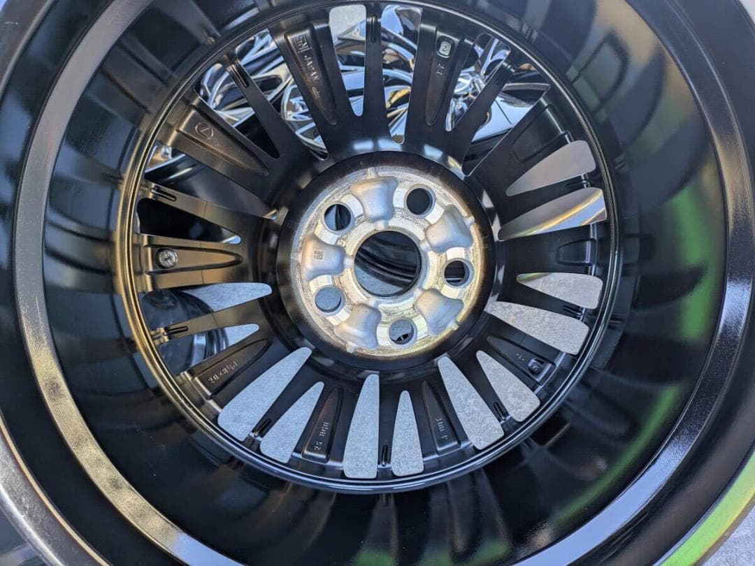 Aaaai【美品 レクサス LS500 純正OP 20インチ ブラック】