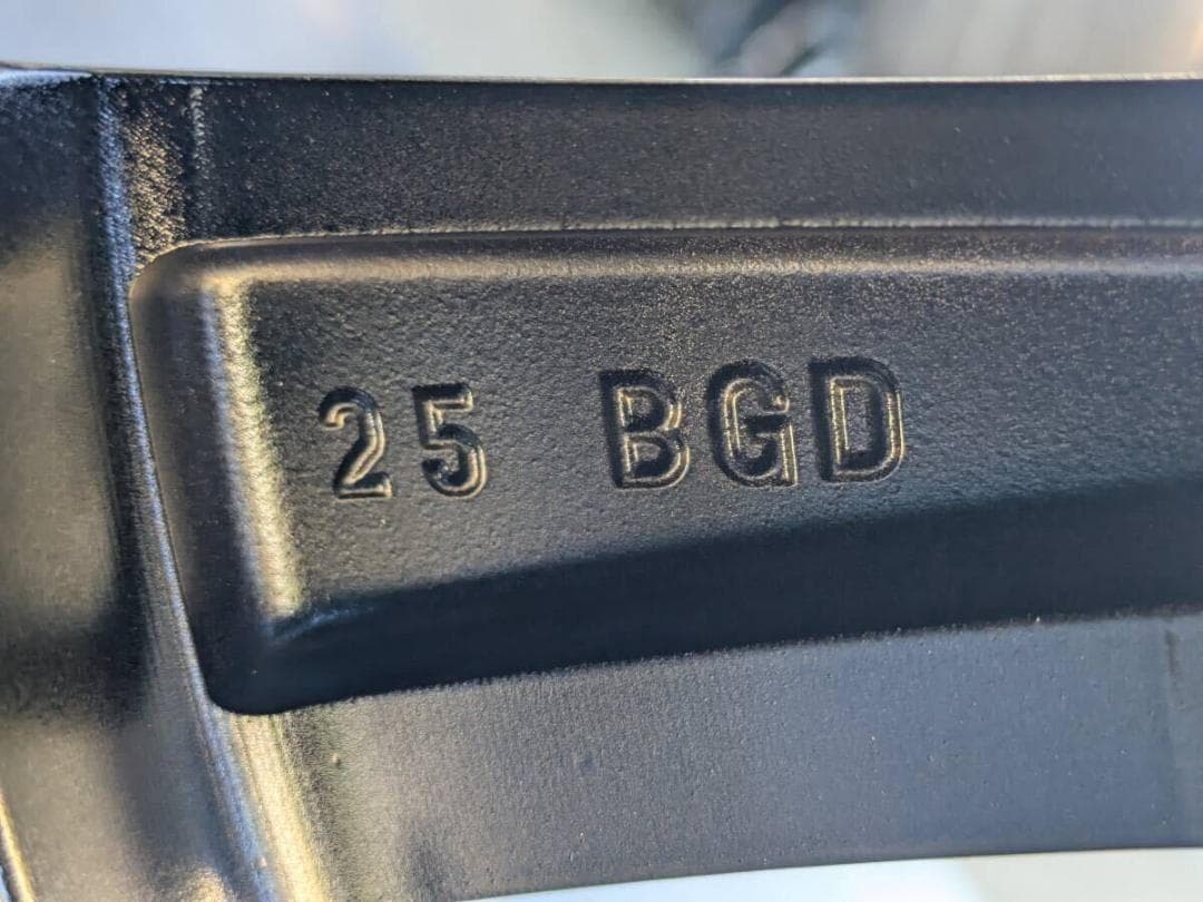 Aaaai【美品 レクサス LS500 純正OP 20インチ ブラック】