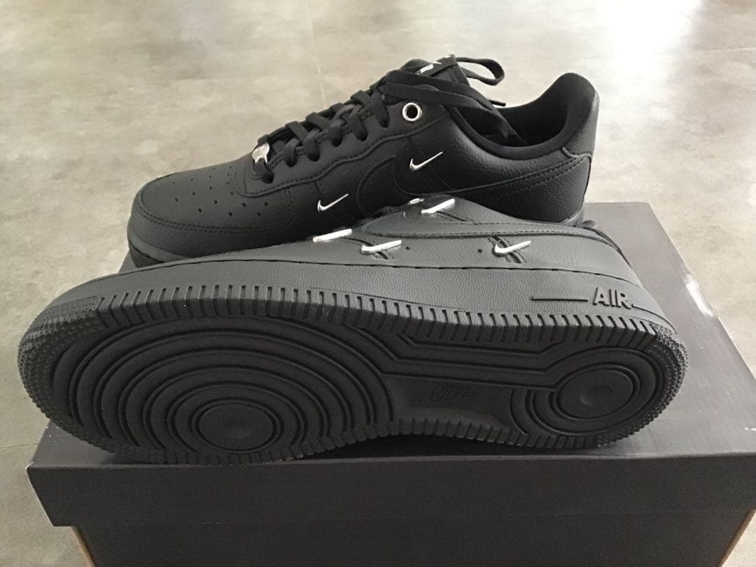 靴 Nike Air Force 1 Black l swoosh 24cm
