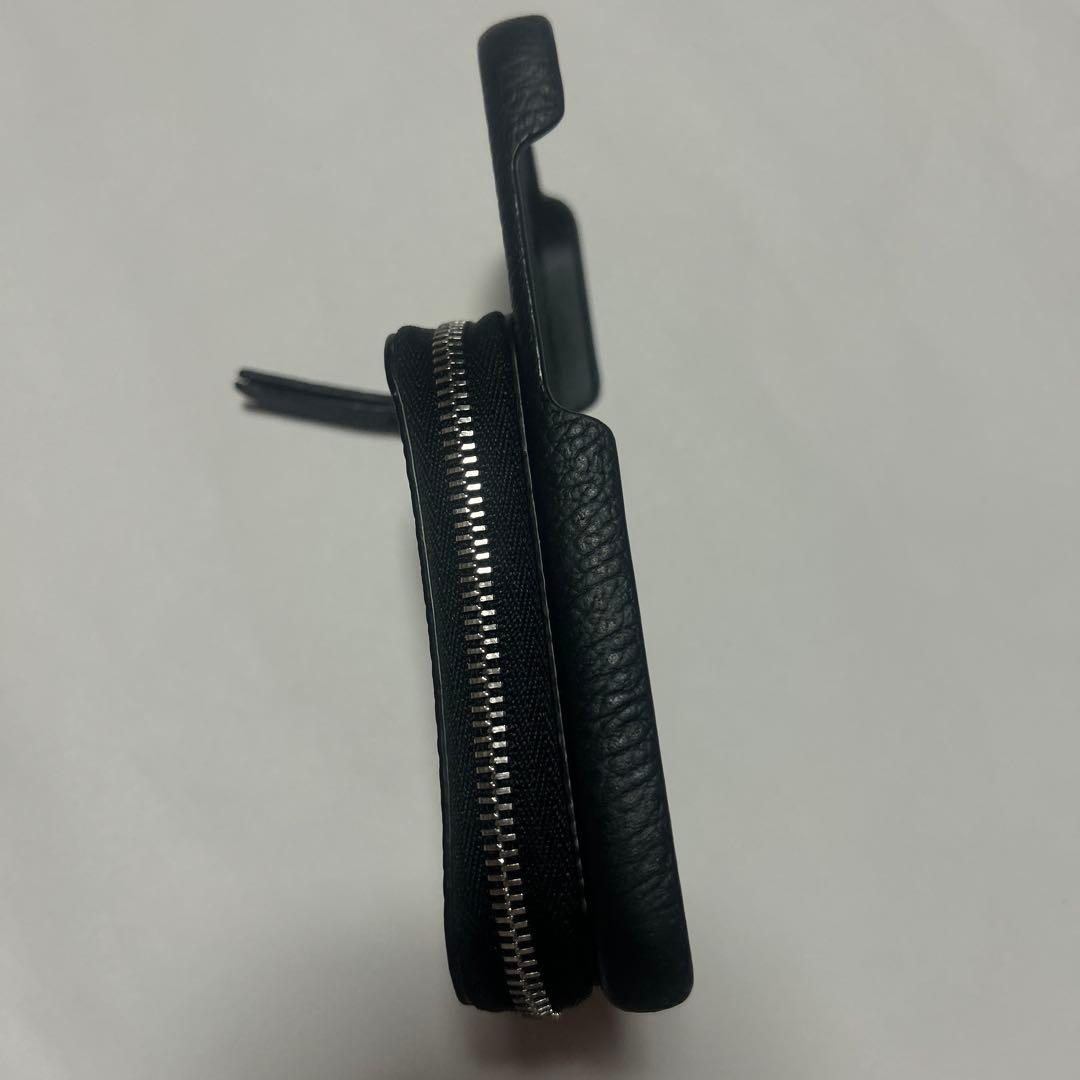 Margiela ★ ラウンドジップ式ポケットiPhone14 PROカバー