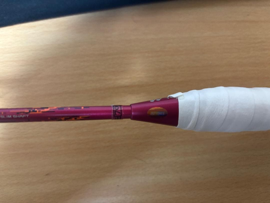 バドミントンラケット ★美品★【廃盤品】ナノフレア700 5UG5 マゼンダ