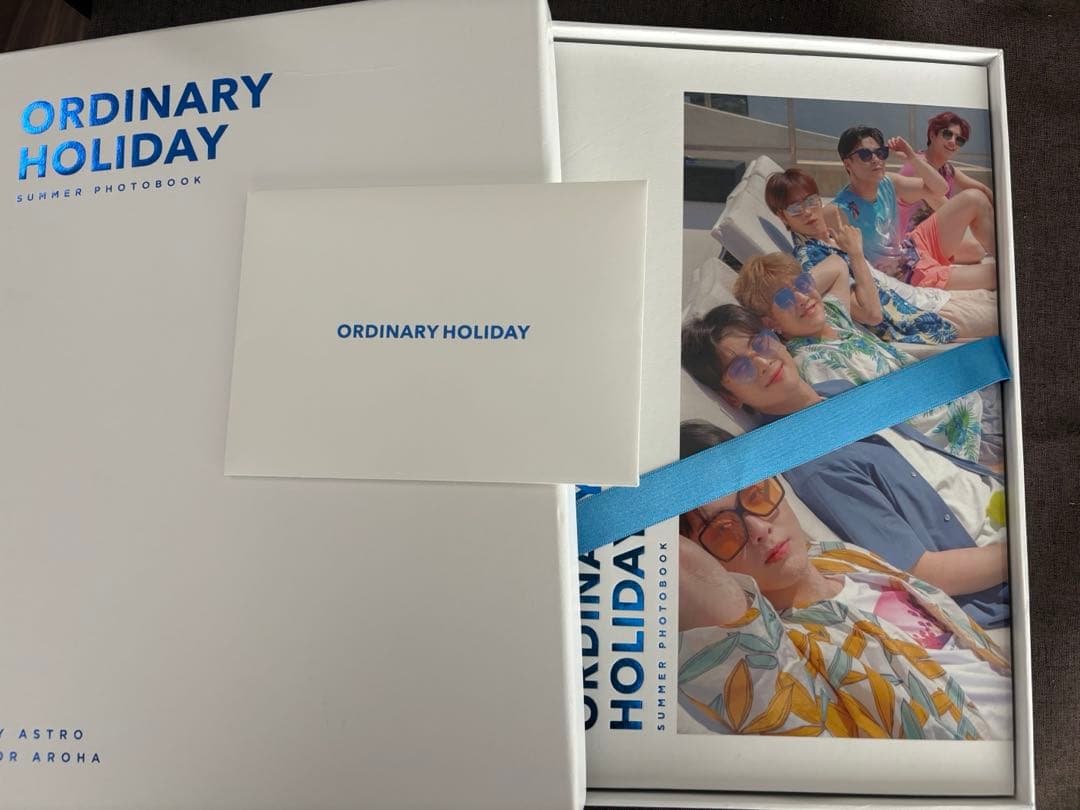 【最終値下げ】ASTRO公式グッズ 写真集 ORDINARY HOLIDAY