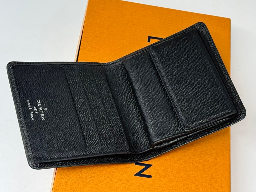 良品！ルイヴィトン　タイガ　小銭入れ付き二つ折り財布　アルドワーズ　黒系