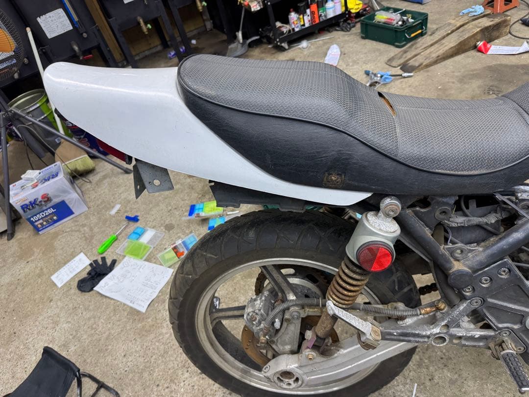 ゼファー400 外装セット！タンク錆薄！テールランプ付き