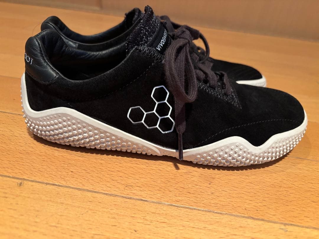 VIVOBAREFOOT ブラック スニーカー