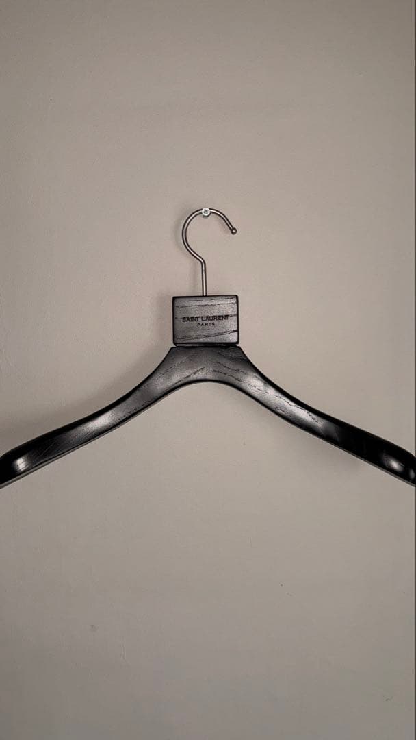 SAINT LAURENT 黒木製ハンガー　非売品