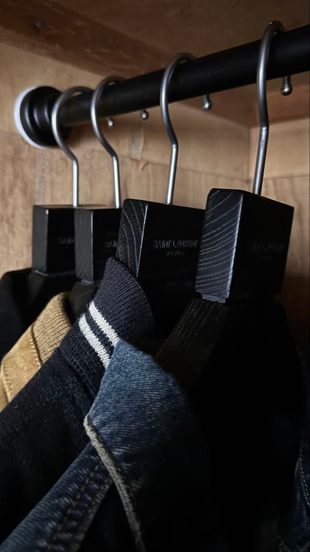 SAINT LAURENT 黒木製ハンガー　非売品