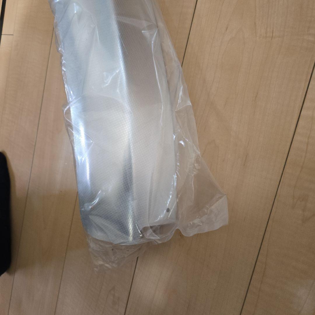 日野スーパードルフィン純正右側ステップカバー新品未使用品　廃盤品