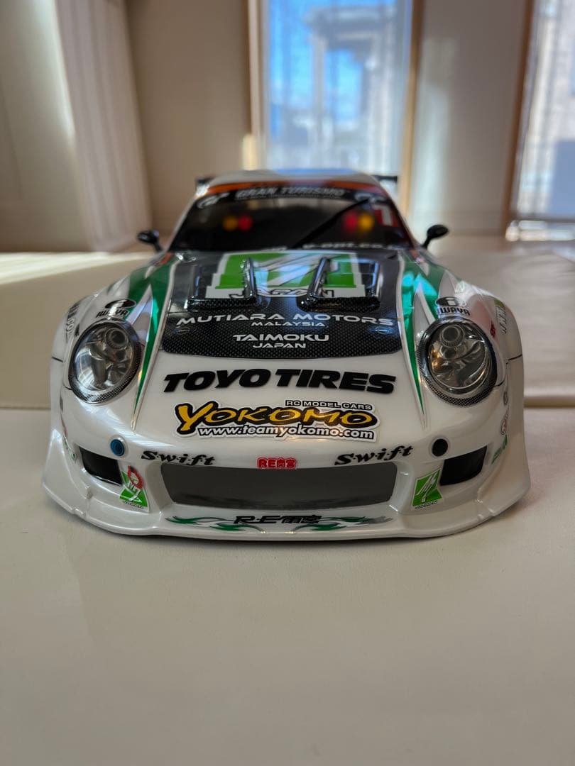 ヨコモ RE 雨宮 with TOYO TIRES D1-7ボディー