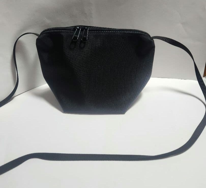 エルベシャプリエ 舟型ショルダーバッグ Sサイズ ノワール（黒）