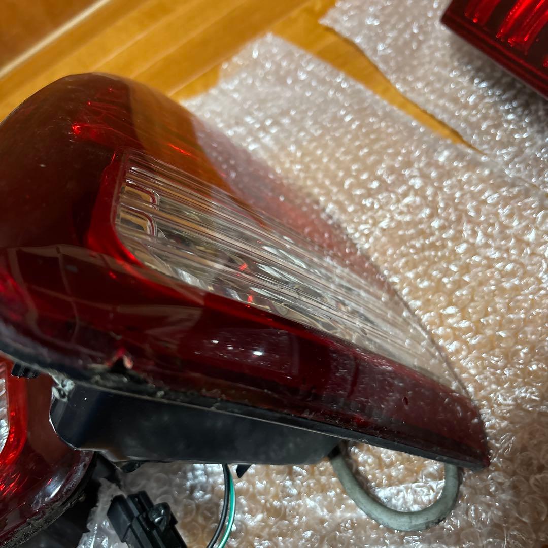 ランドクルーザー100 イーグルアイ　テールランプ