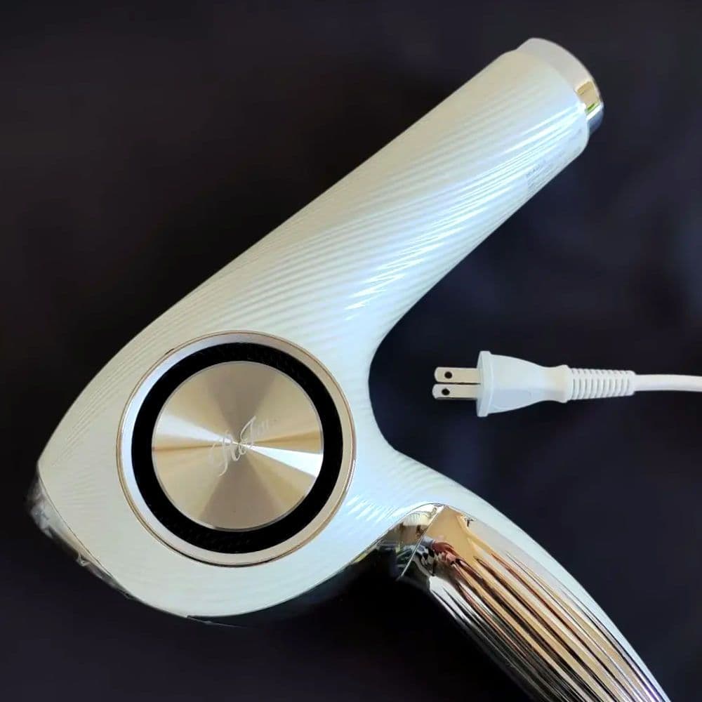 ・期間限定週末最終値下げ 美容師がすすめる リファビューテック ドライヤープロ