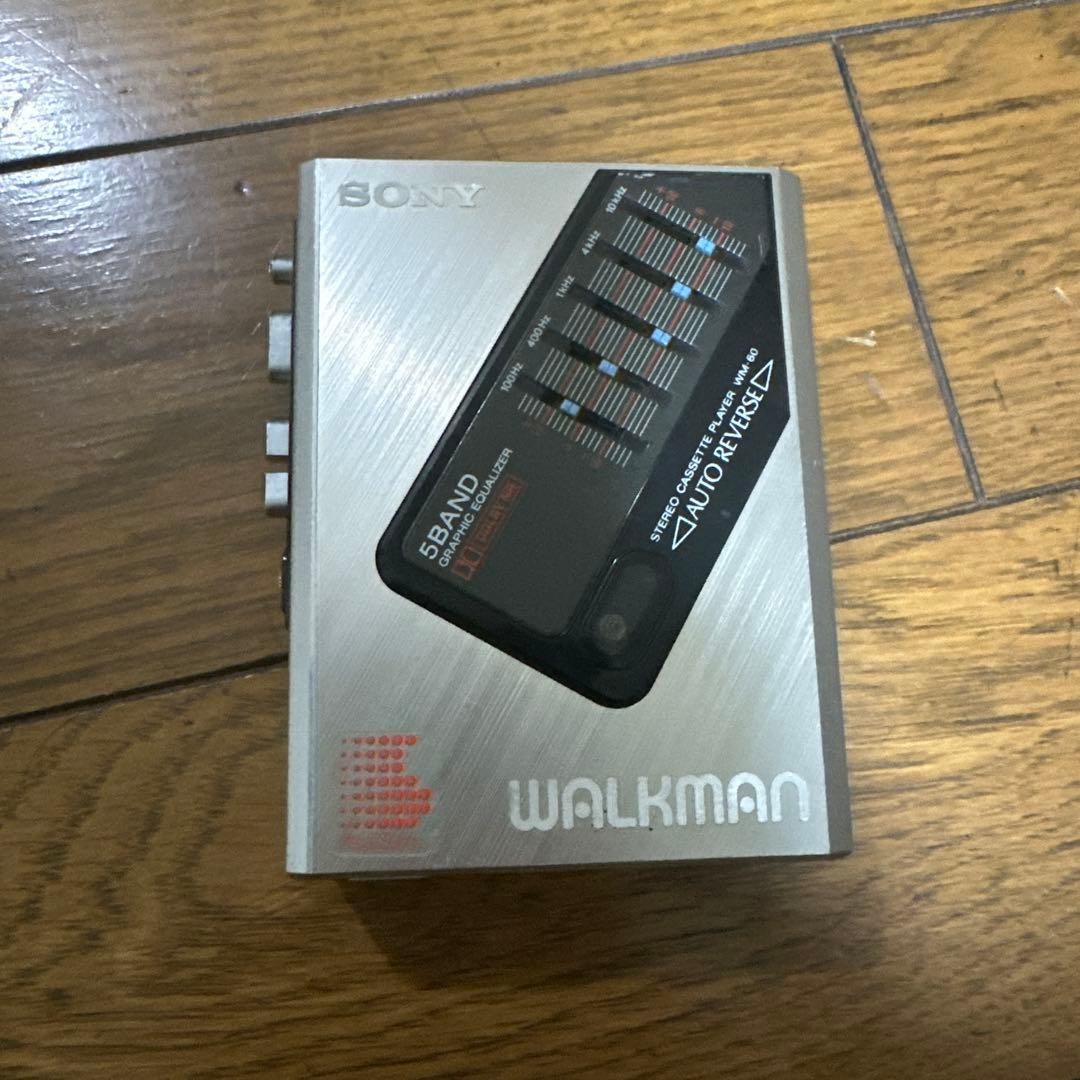 SONY WALKMAN カセットプレーヤー メタリックシルバー