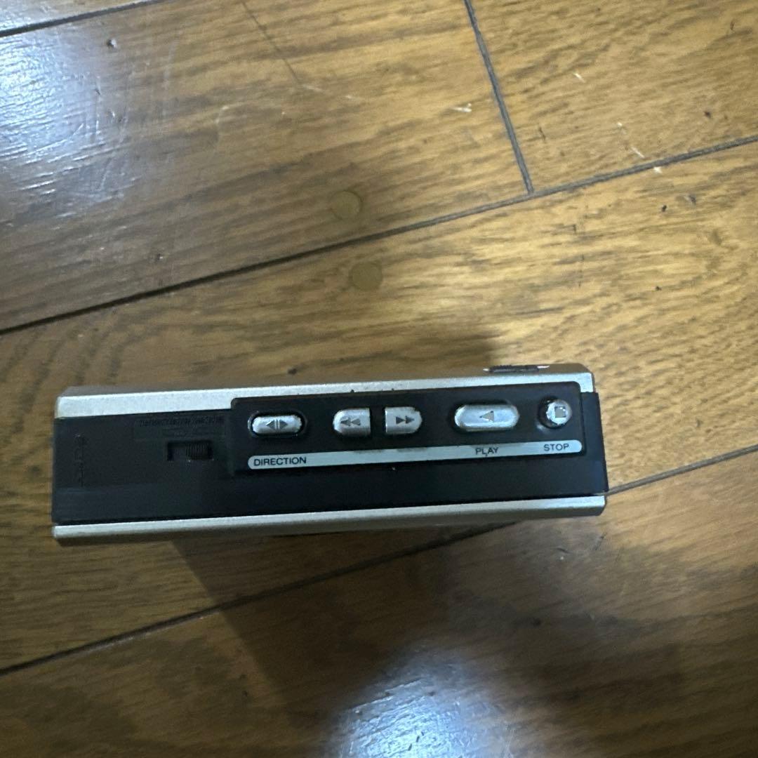 SONY WALKMAN カセットプレーヤー メタリックシルバー
