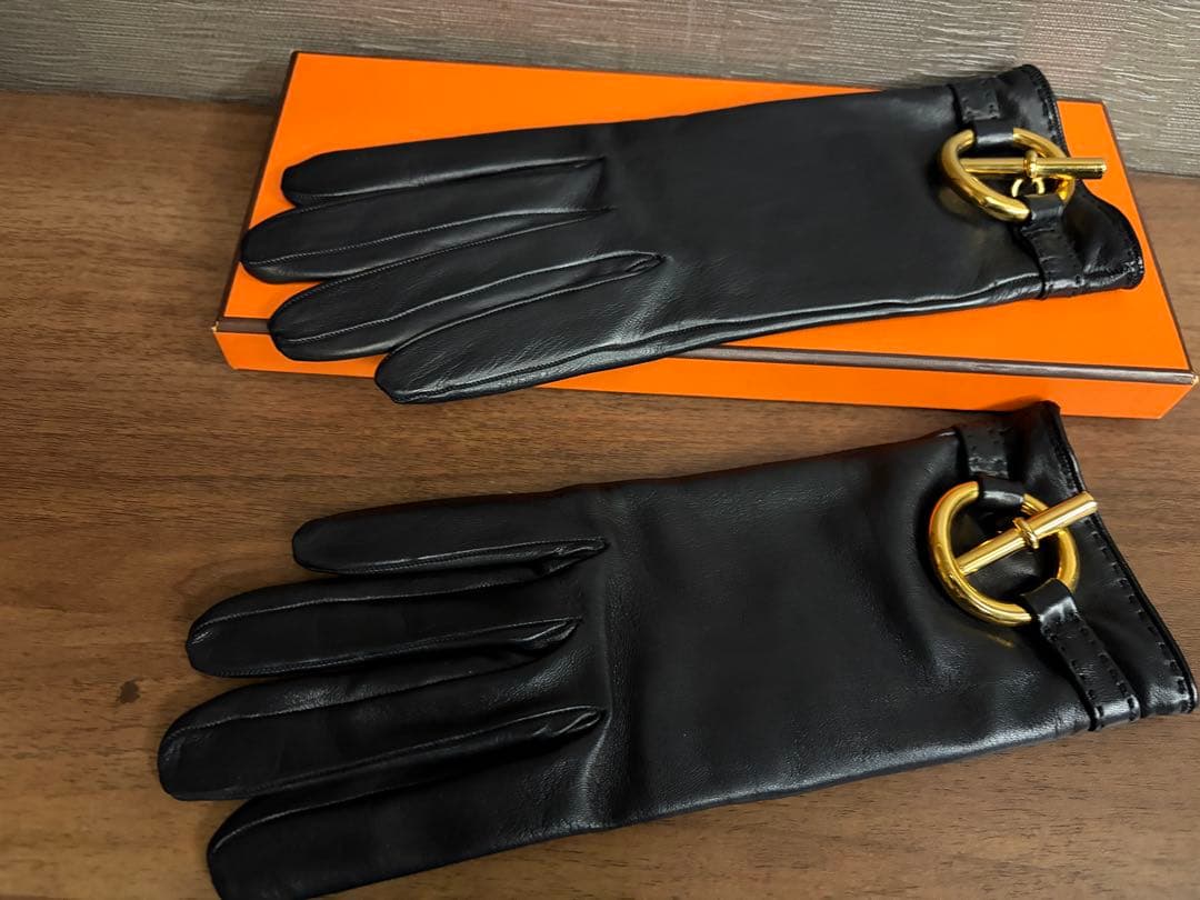 シュウ　HERMES ブラック レザー手袋 箱付き