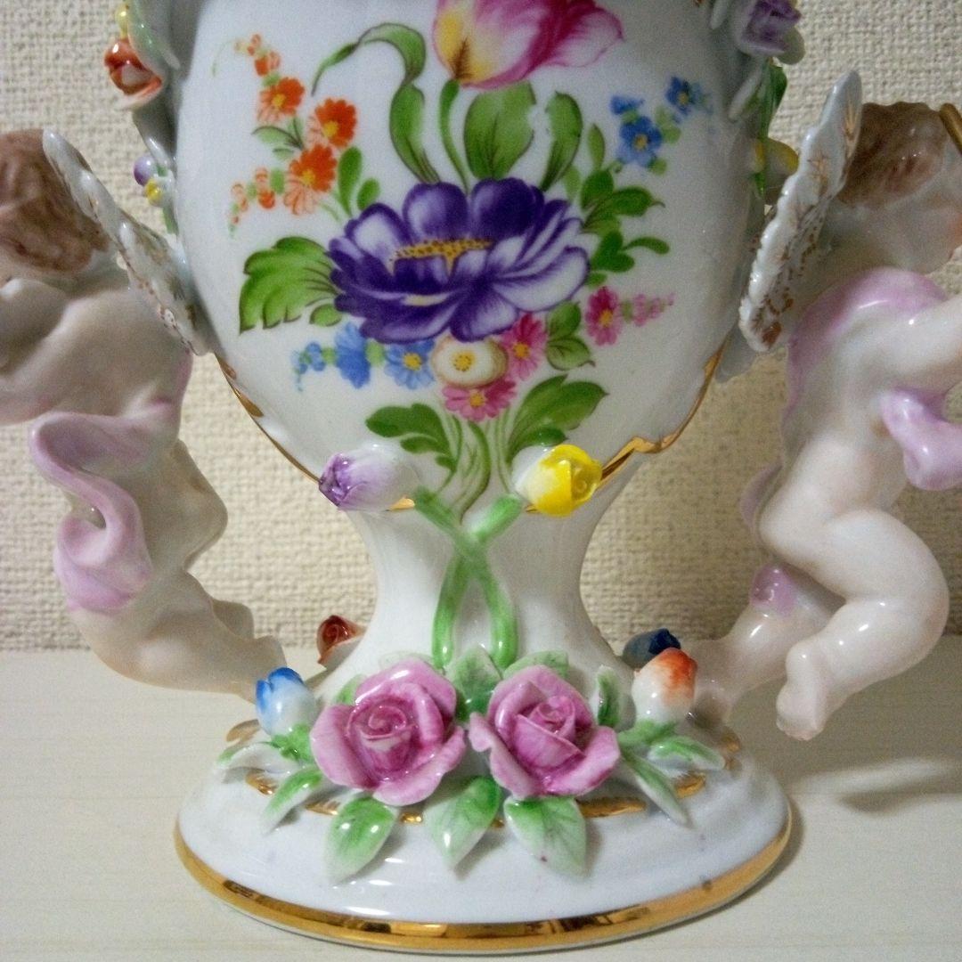 花瓶　陶器　フラワーベース　天使、花立体モチーフ