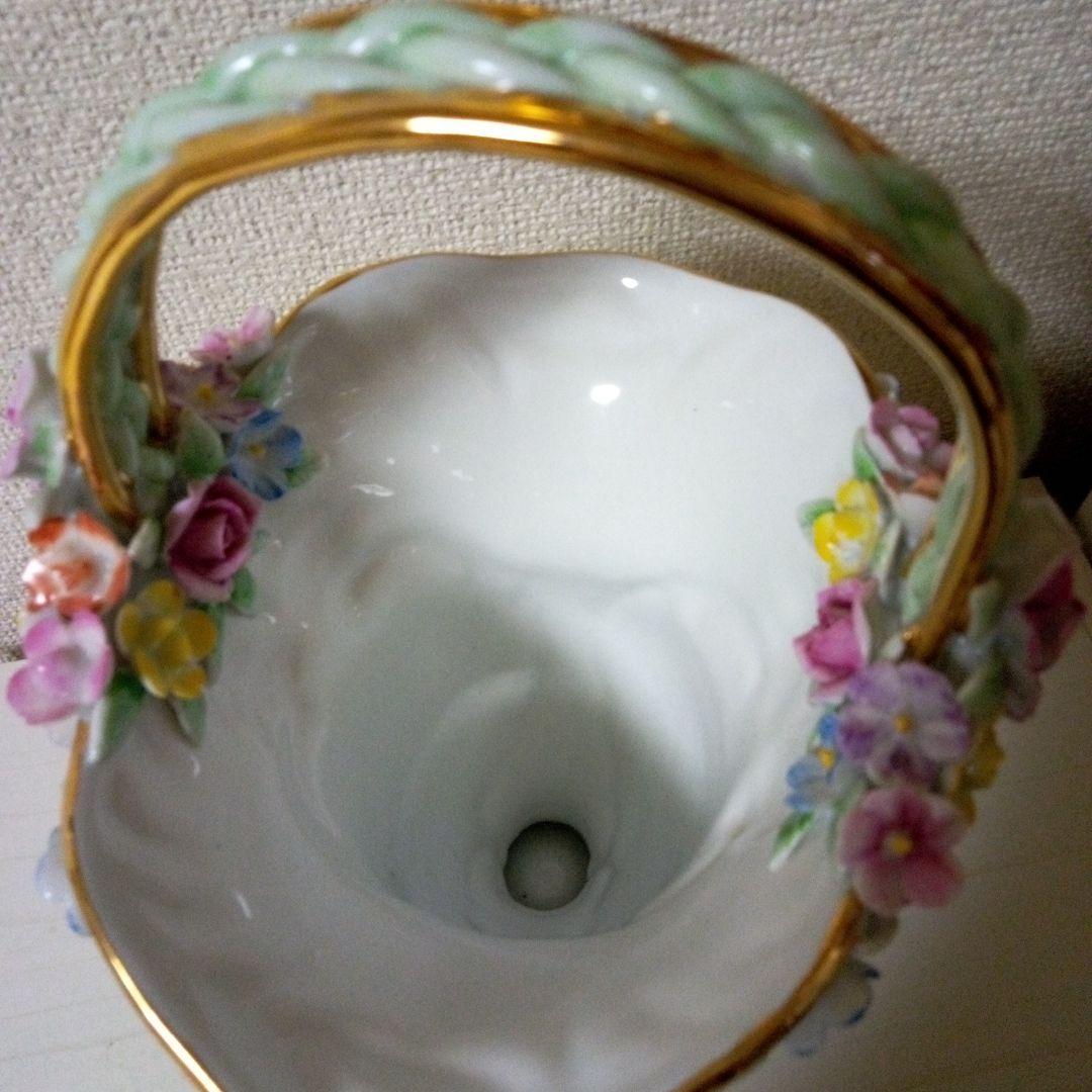 花瓶　陶器　フラワーベース　天使、花立体モチーフ