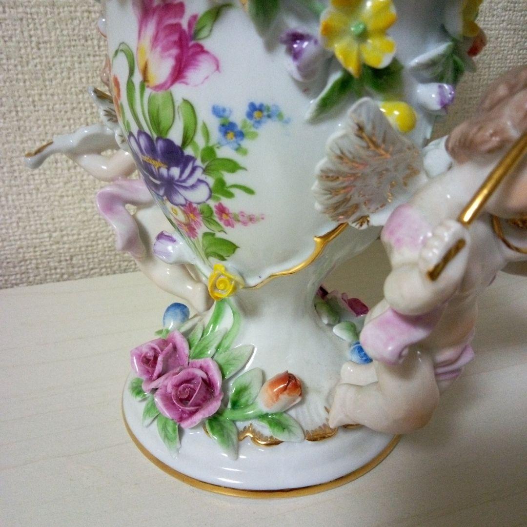 花瓶　陶器　フラワーベース　天使、花立体モチーフ