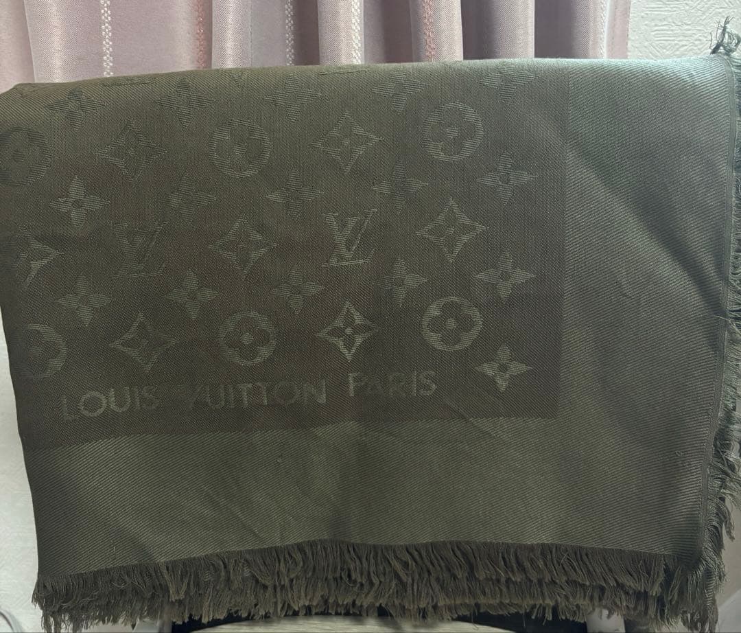 ルイヴィトン 大判ストール