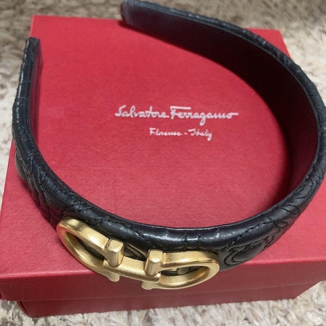 【希少】Ferragamo レザー カチューシャ ゴールド金具付