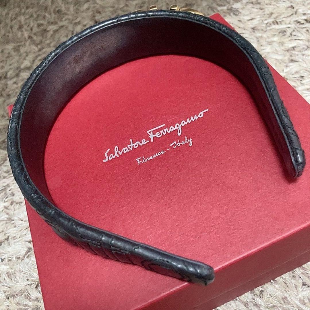【希少】Ferragamo レザー カチューシャ ゴールド金具付