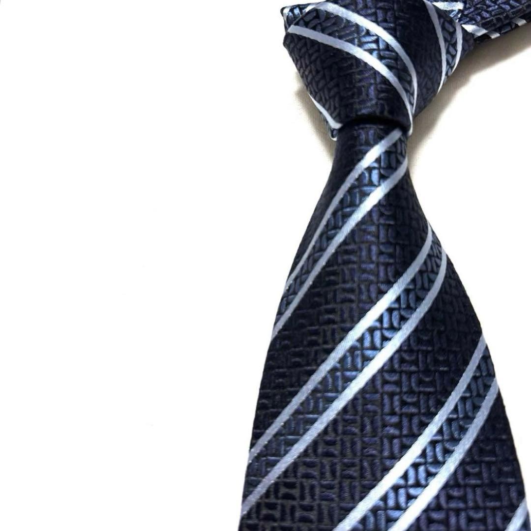 新品　エルメネジルドゼニア　ネクタイ　ネイビー　ストライプ　光沢　肉厚　箱なし