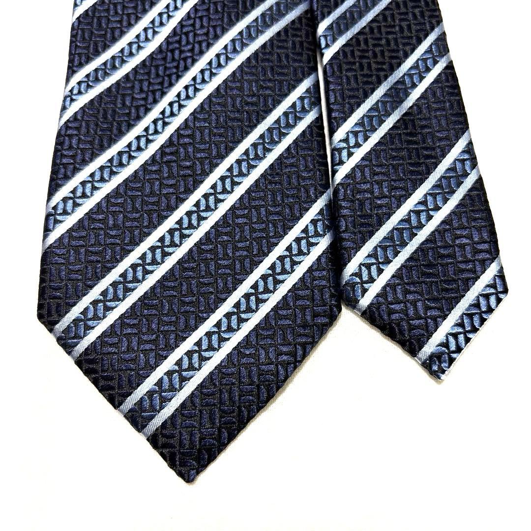新品　エルメネジルドゼニア　ネクタイ　ネイビー　ストライプ　光沢　肉厚　箱なし