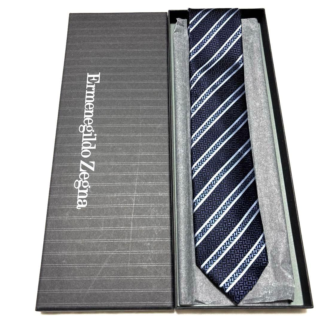 新品　エルメネジルドゼニア　ネクタイ　ネイビー　ストライプ　光沢　肉厚　箱なし