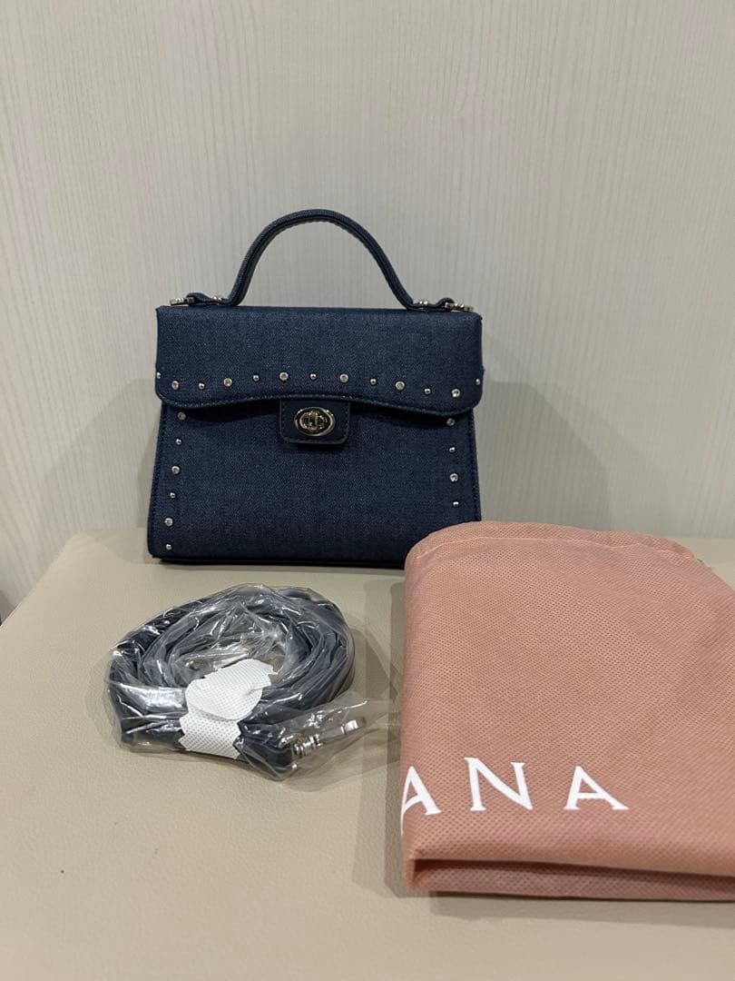 あい様 2024年　ダイアナ　デニム　ショルダーバッグ　デニムブルー　スタッズ