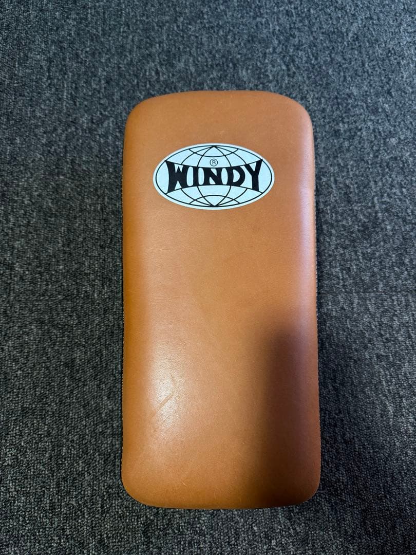 【極美品】 WINDY キックミット KP-6 キックボクシング ムエタイ