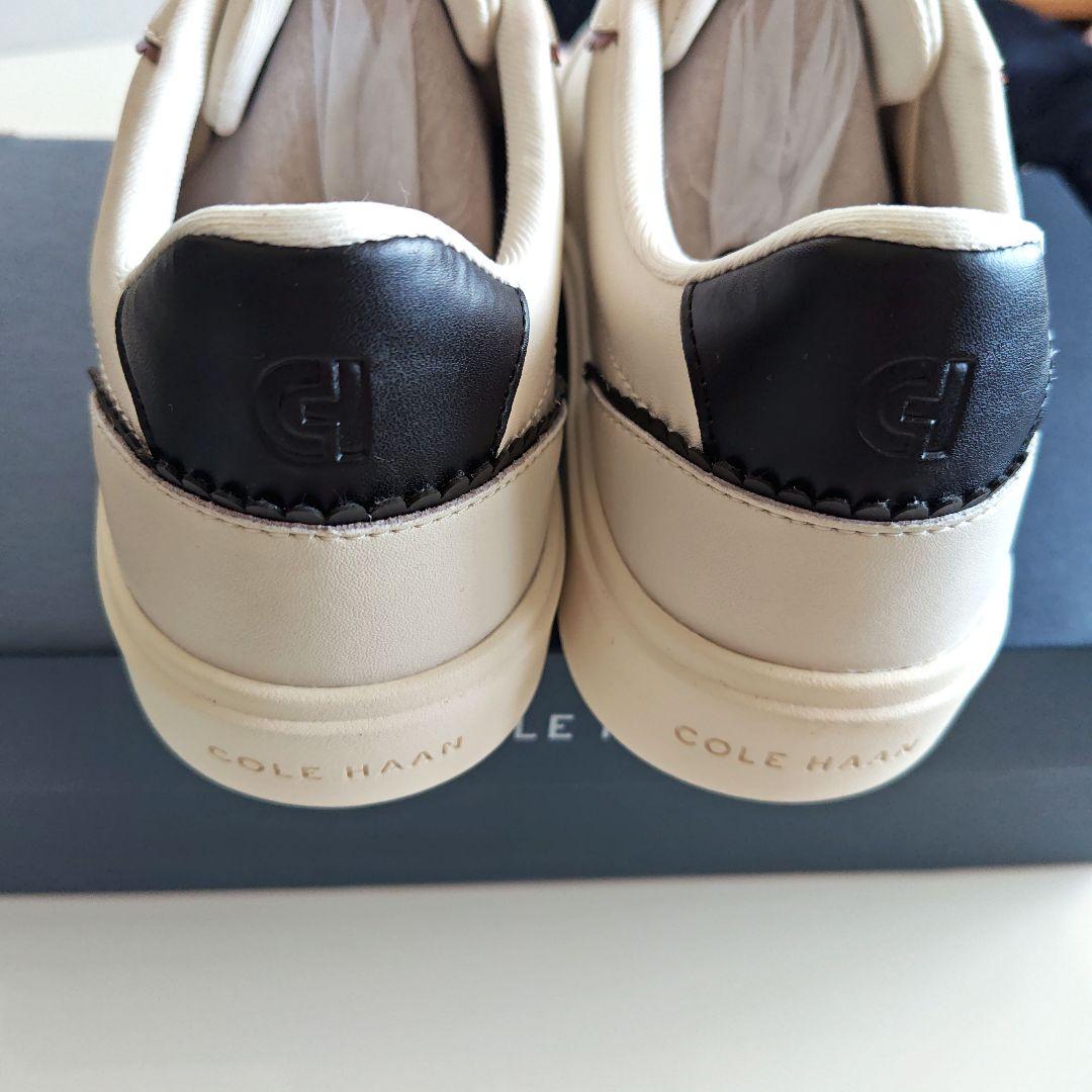 COLE HAAN/コールハーンレディーススニーカー 25㌢クリーム　新品未使用