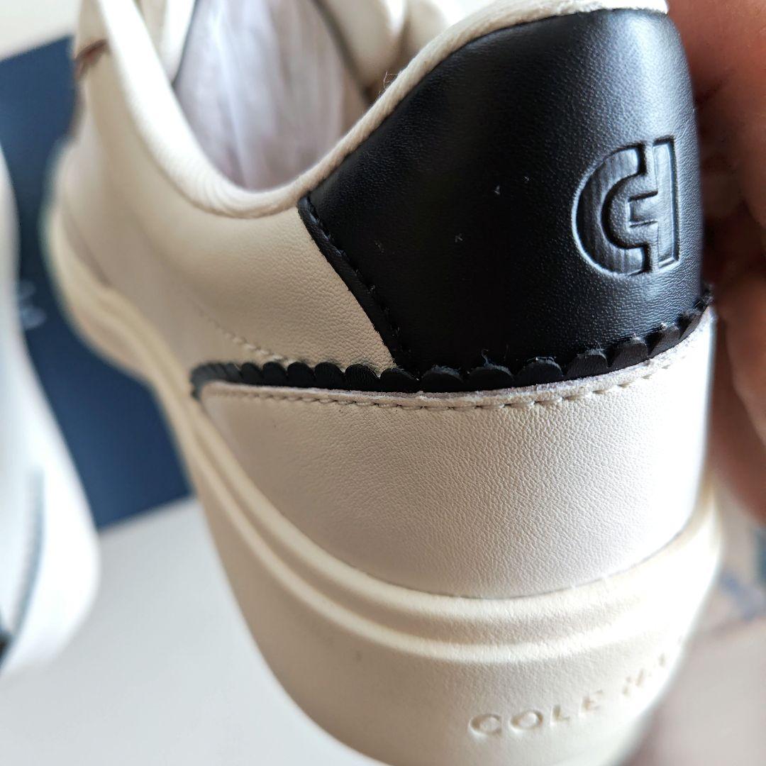 COLE HAAN/コールハーンレディーススニーカー 25㌢クリーム　新品未使用
