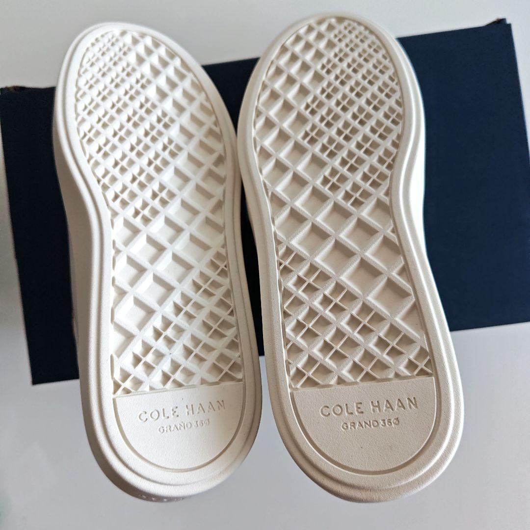 COLE HAAN/コールハーンレディーススニーカー 25㌢クリーム　新品未使用