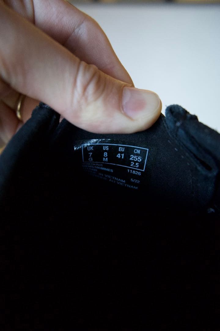 靴 Clarks Wallabee / Black suede