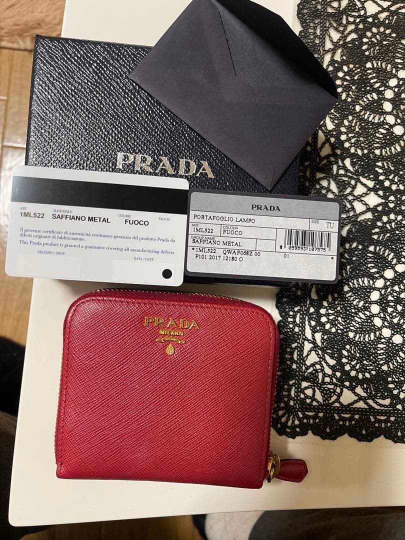 PRADA サフィアーノレザー 二つ折り財布 レッド
