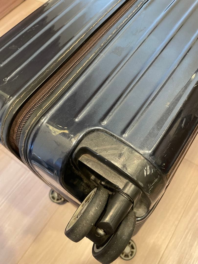 な*つ様 リモワ RIMOWA サルサエアー 84L ネイビー