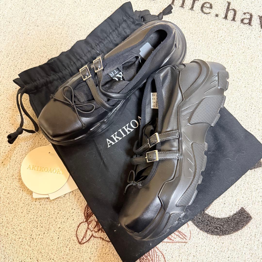 AKIKOAOKI 定番ブラックスニーカー 合成皮革　37新品