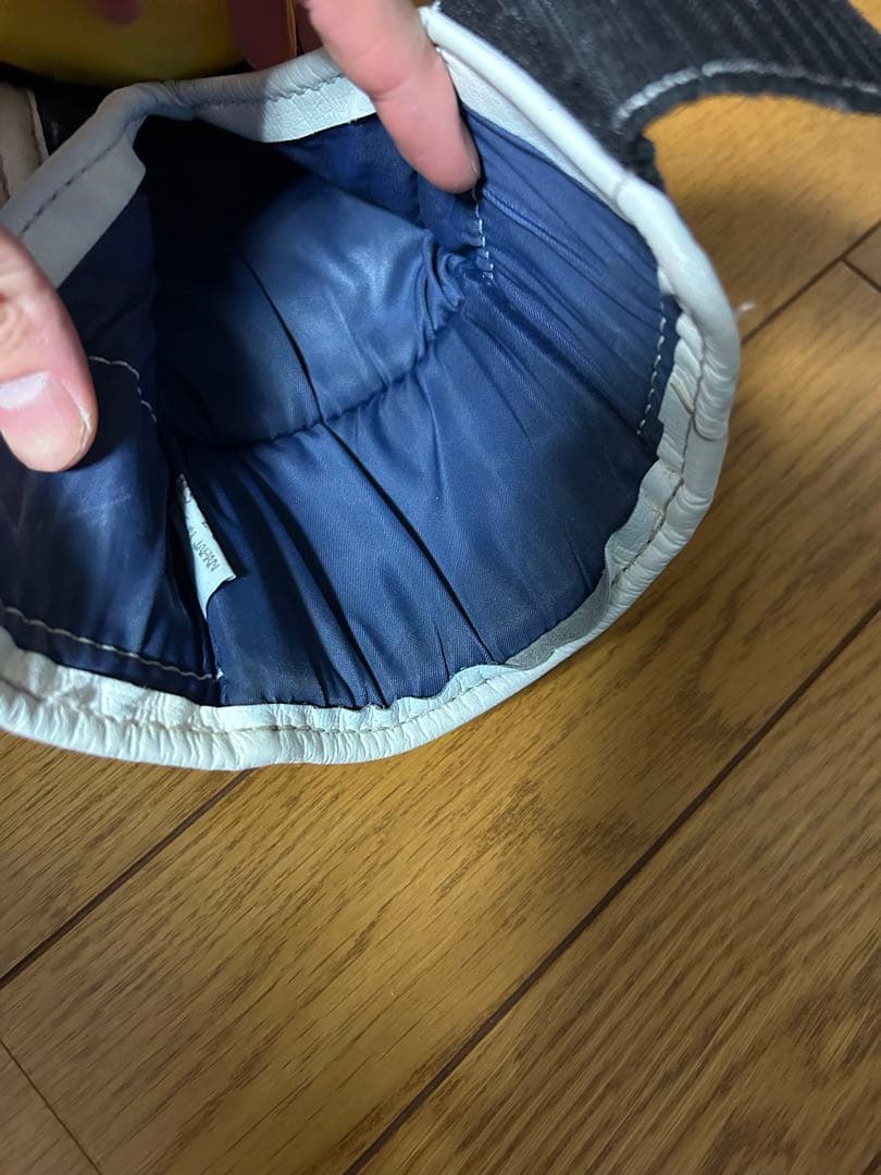 winningボクシンググローブ刺繍入り