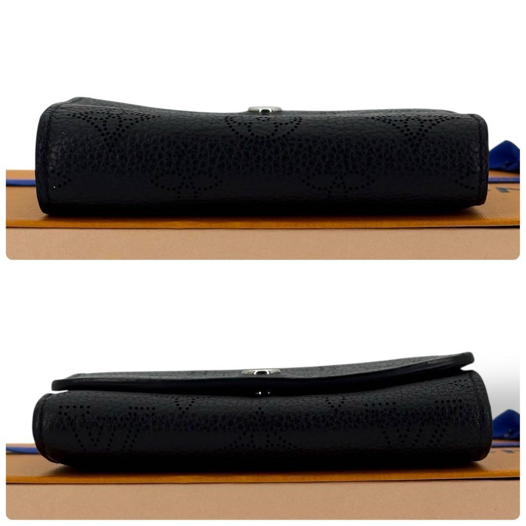 ルイヴィトン モノグラム マヒナ ポルトフォイユイリスコンパクト 二つ折り財布