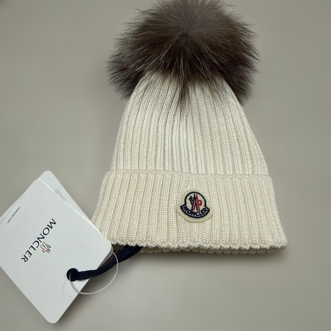 新品　未使用　モンクレール　ニット帽　帽子　ファー　フォックス　白