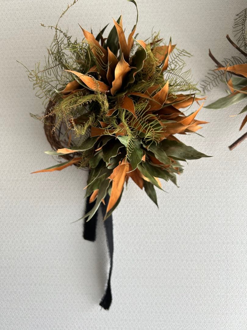 ドライフラワー、リース、ネイティブフラワー、グレビレアとシースターのリース