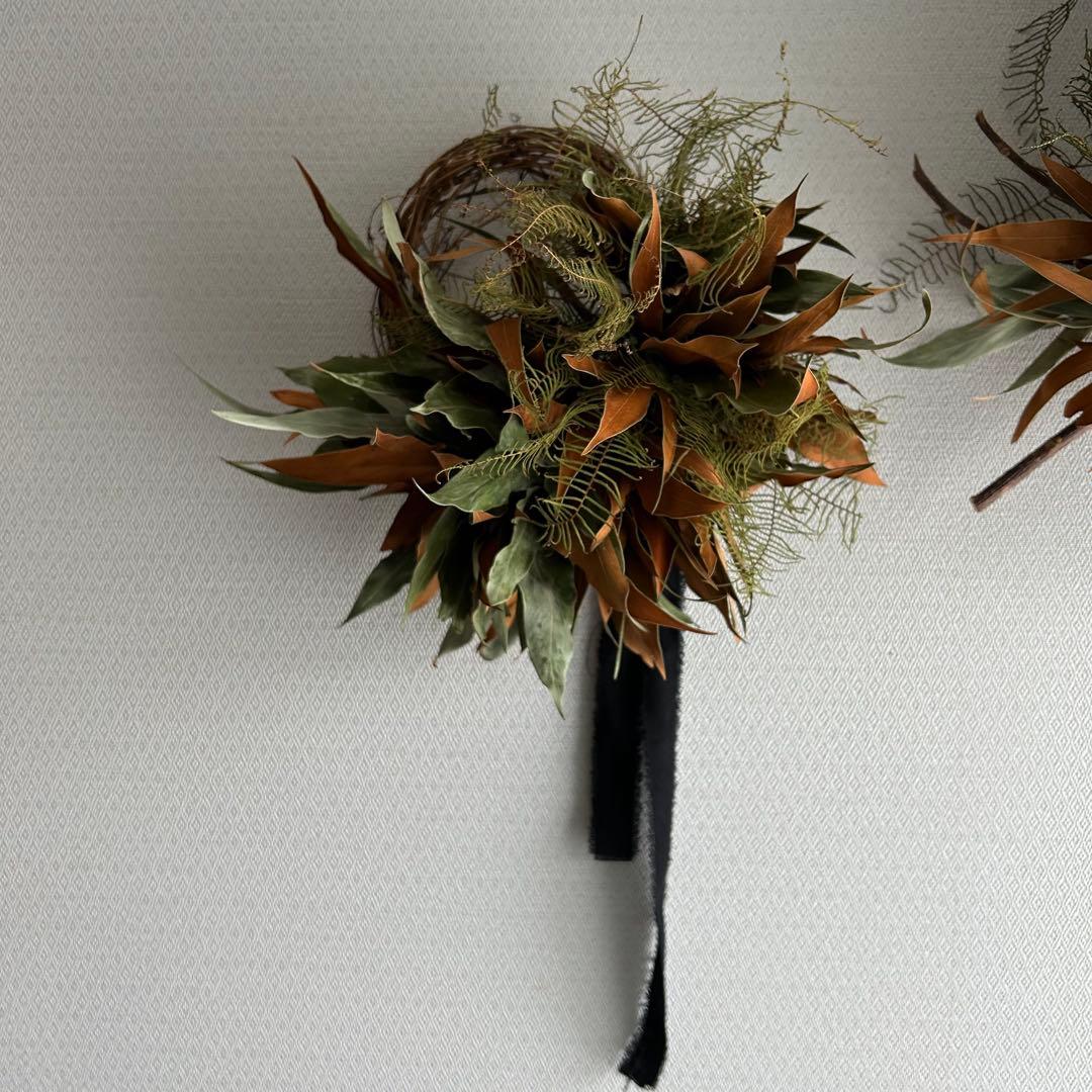 ドライフラワー、リース、ネイティブフラワー、グレビレアとシースターのリース