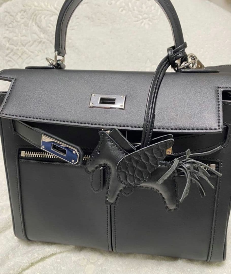 本革　ショルダーバック