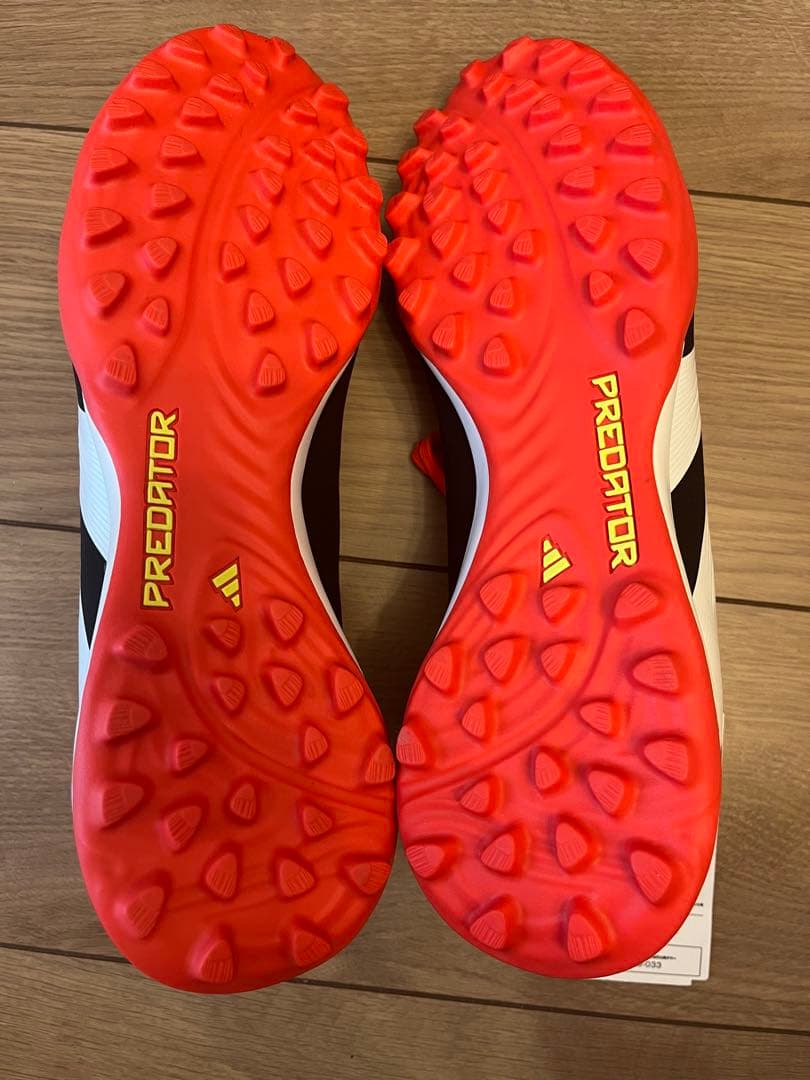 新品未使用　アディダスプレデター エリート TF