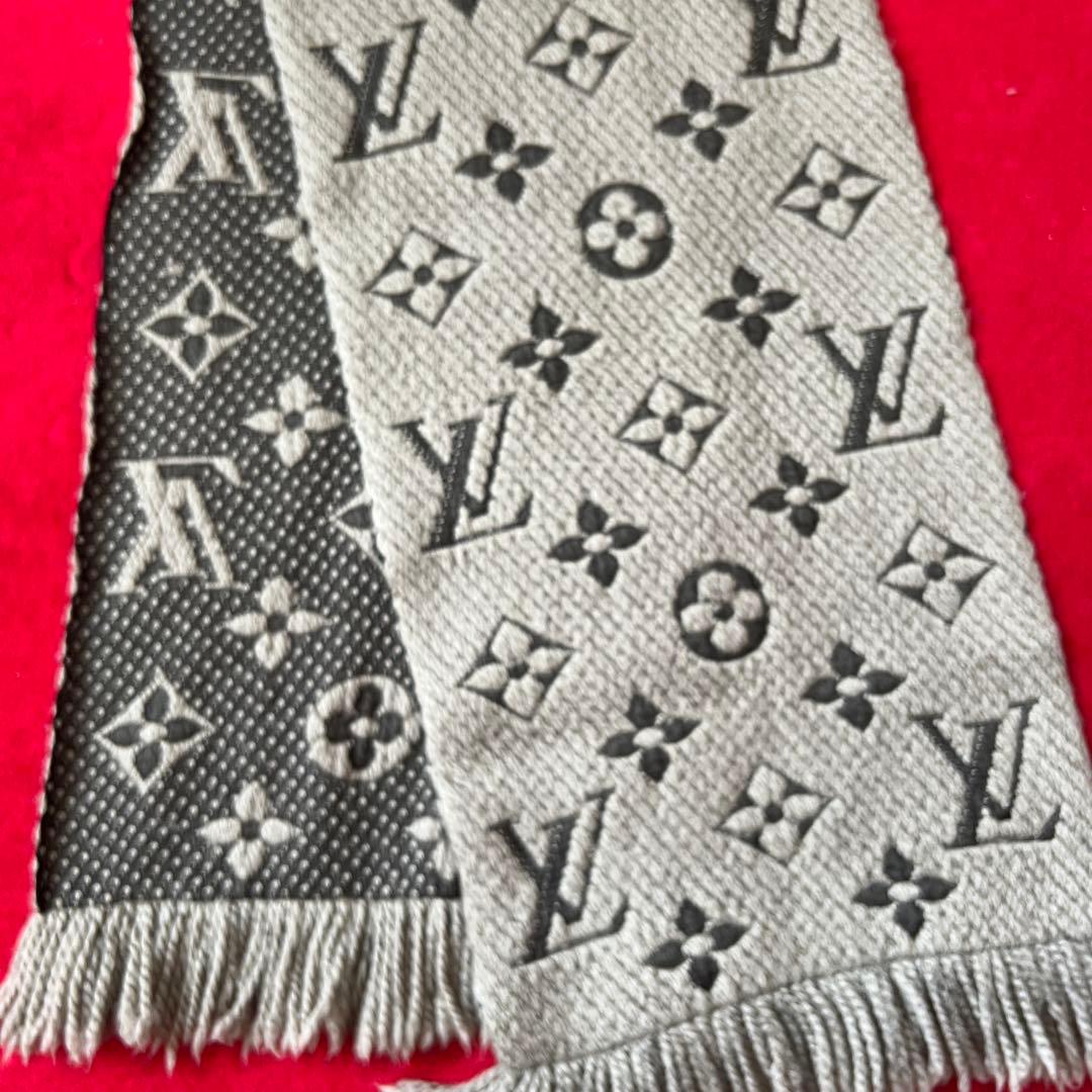 ヴィトン エシャルプ ロゴマニア マフラー 国内正規品