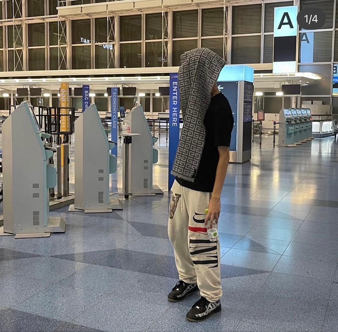 GIVENCHY ジバンシー ロゴ　ウールマフラー　グレーカラー　ユニセックス