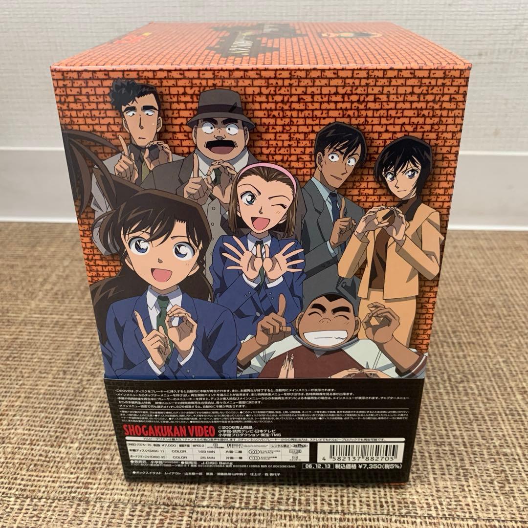 名探偵コナン　劇場版DVD14本セット　10周年記念収納ケース付き。グッズ付き